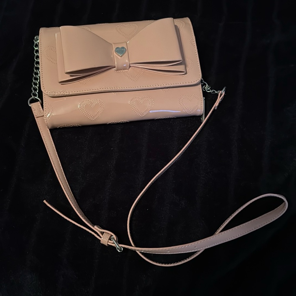 Betsey Johnson heart bag